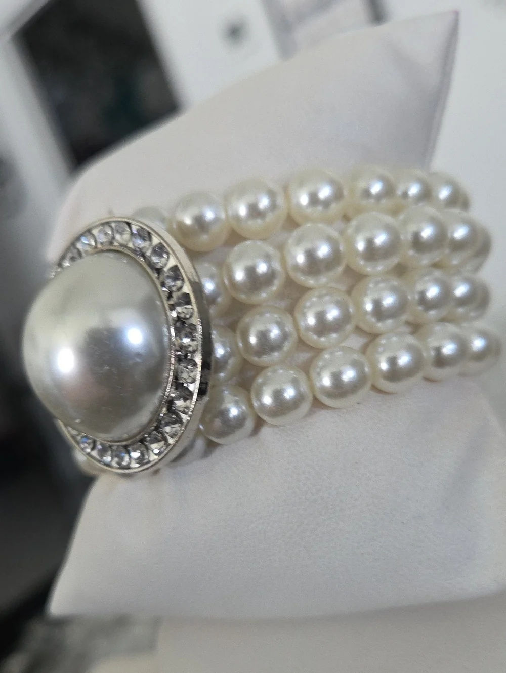 Paparazzi Top Tier Twinkle White Bracelet NWT